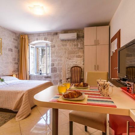 Apartments Dora -Free Parking Trogir Exterior photo