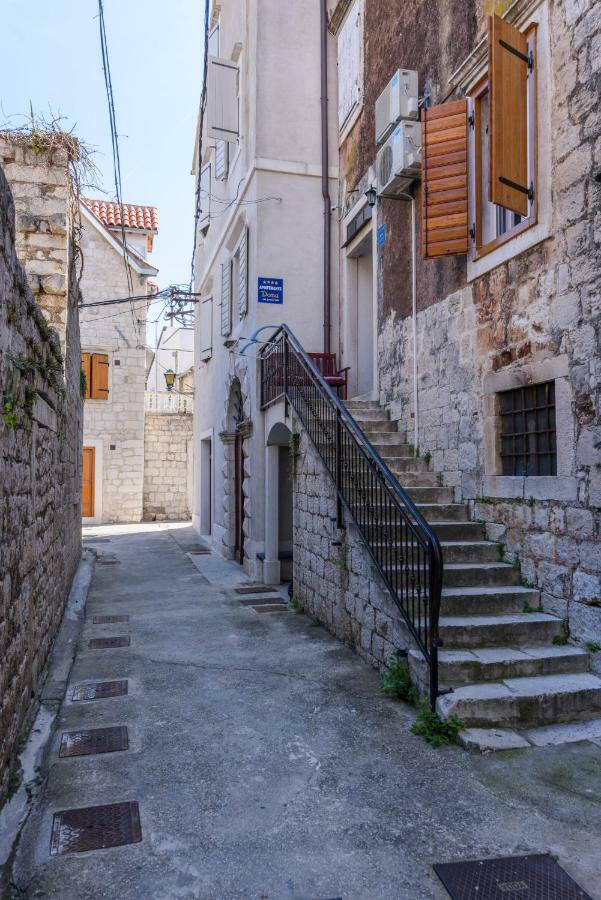 Apartments Dora -Free Parking Trogir Exterior photo