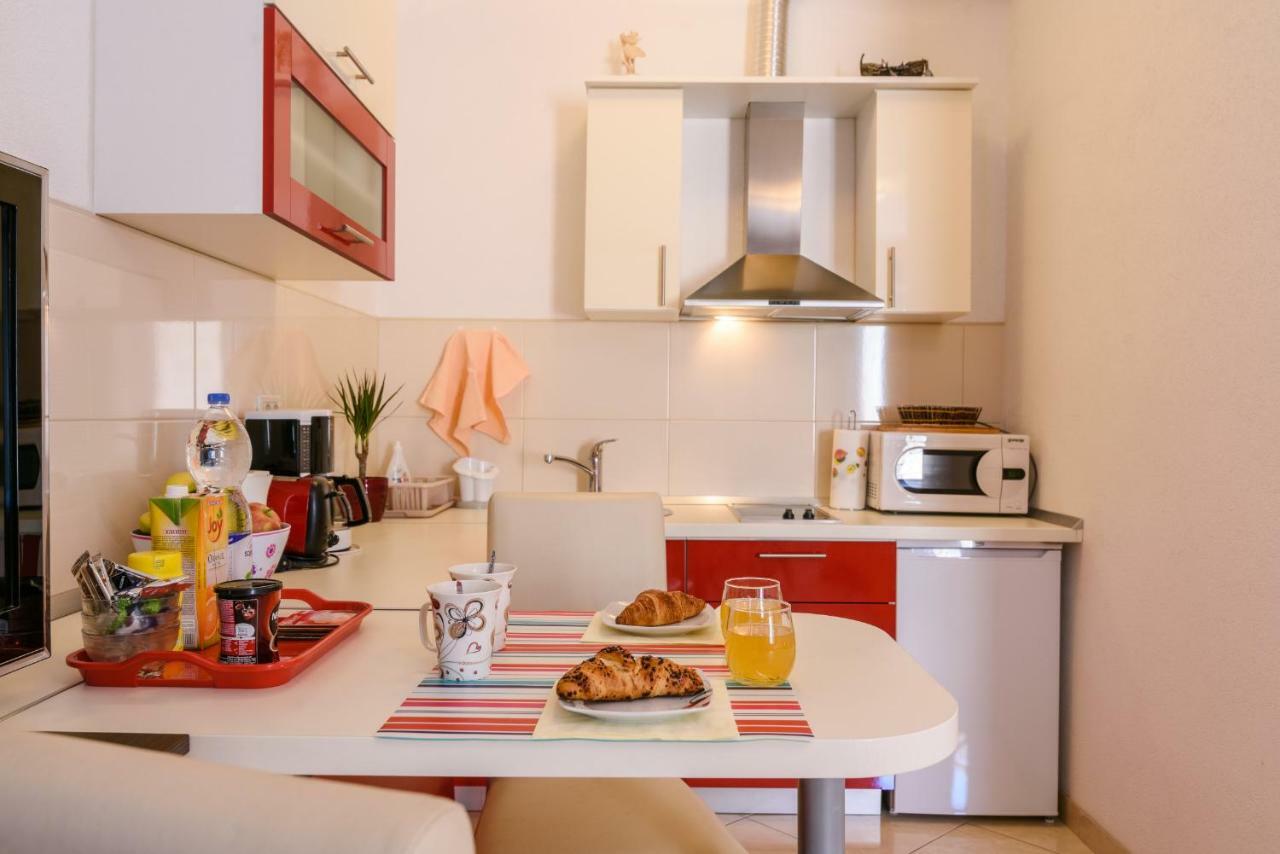Apartments Dora -Free Parking Trogir Exterior photo